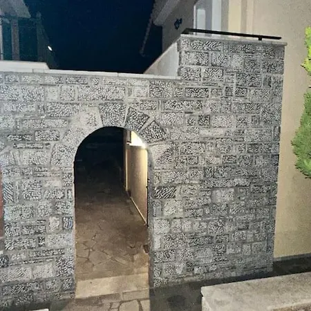 Stone Maria