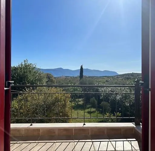 Stone Maria * Galaxidi